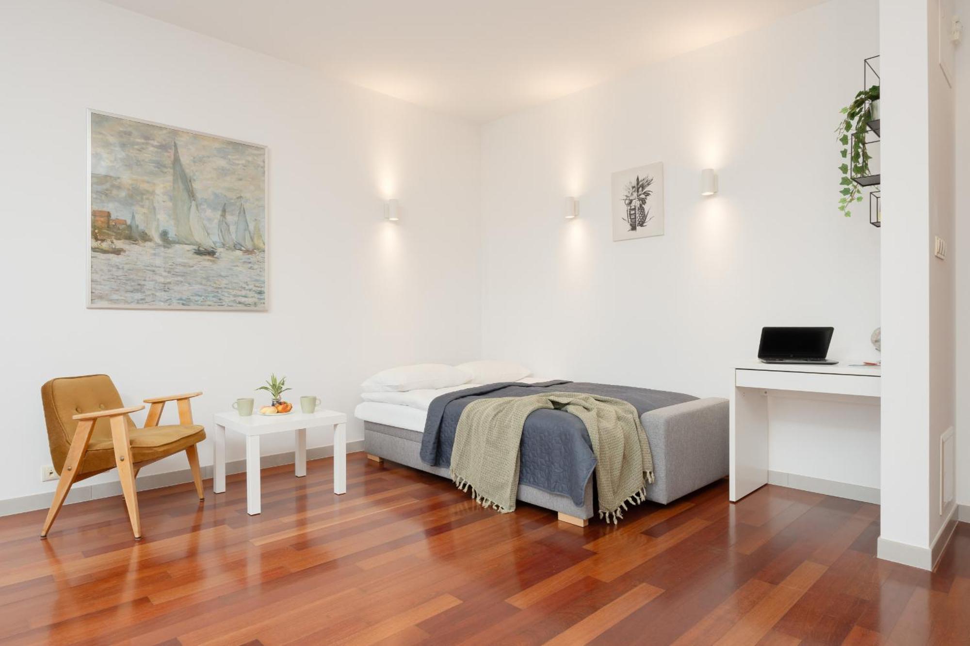 Spacious Studio Muranow & Parking By Renters Apartament Warszawa